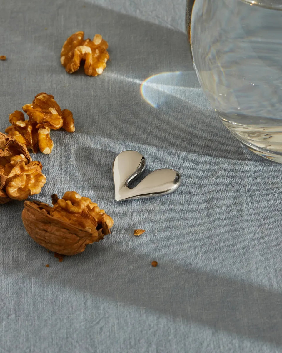 Alessi — Nut Splitter JHT01 | Aprinoci in acciaio inox 18/10 — ambientazione