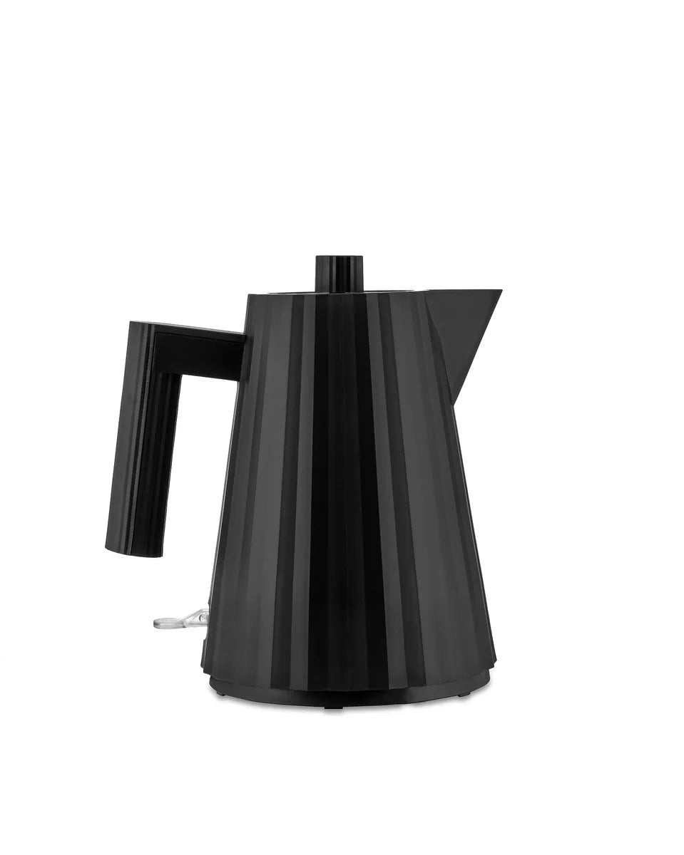 Alessi — Plissé MDL06/1 B | Bollitore elettrico nero De Lucchi — design italiano Alessi