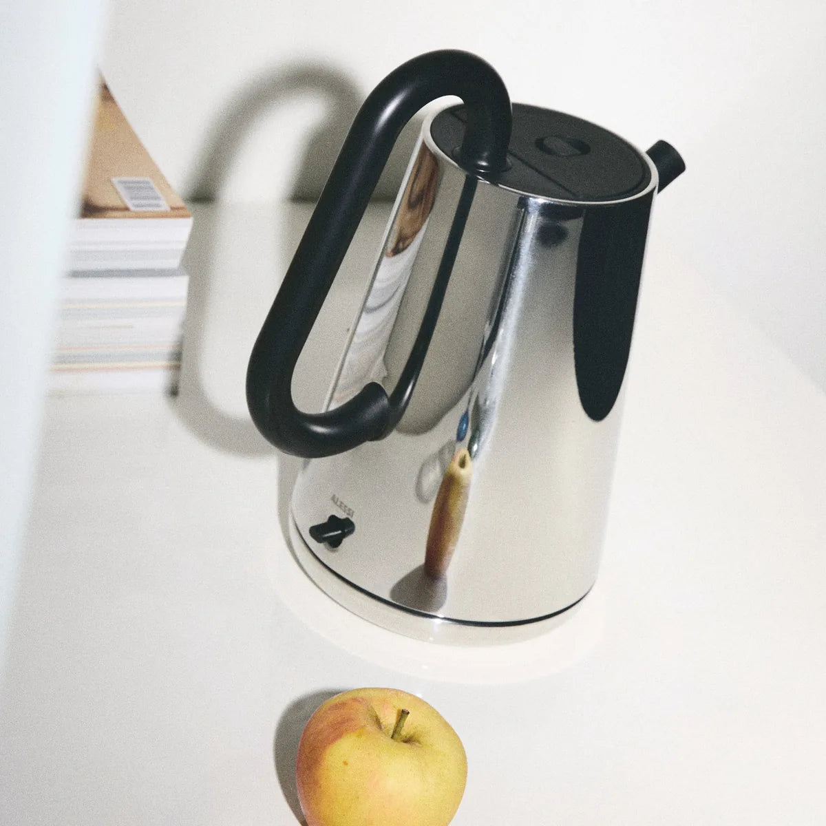 Alessi — Toru NE01 B NE01 B/UK | Bollitore in acciaio inox Nendo — vista principale