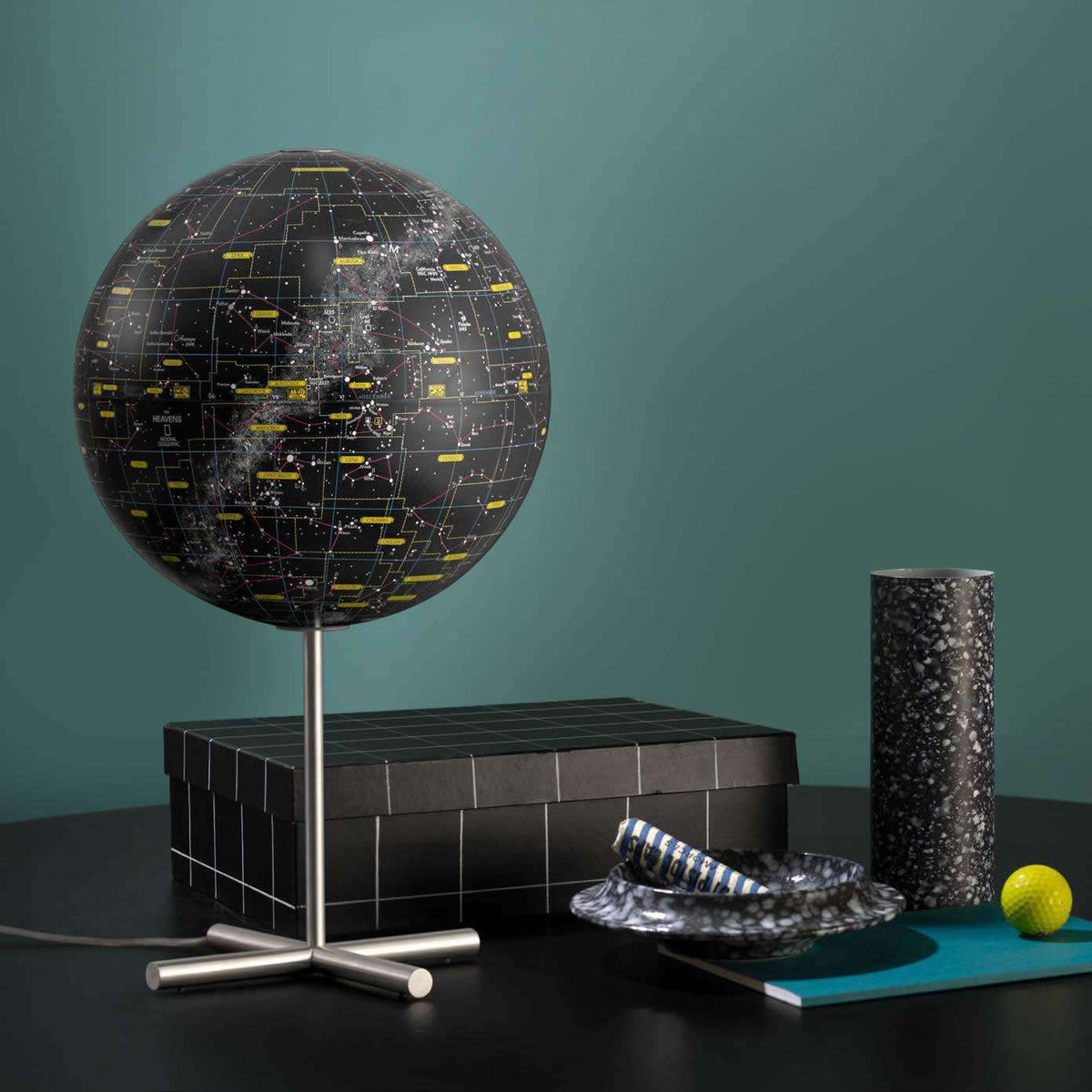 Atmosphere Heavens Posh Edition — stelo e base in acciaio satinato, illuminazione LED
