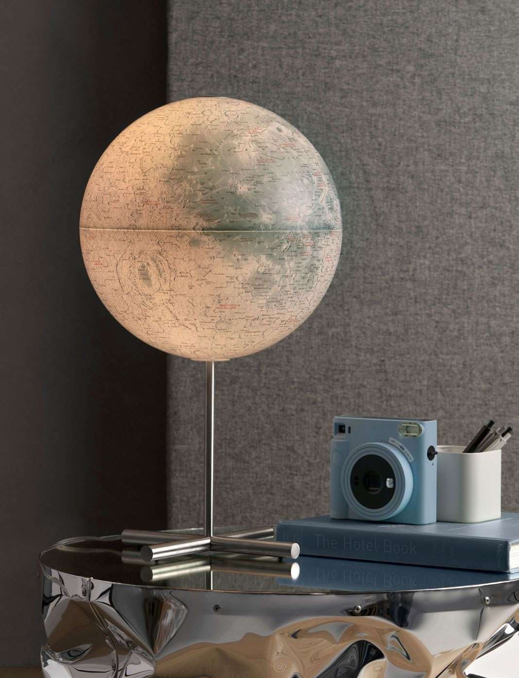 Atmosphere NG Moon Posh Edition — superficie della Luna con mari selenografici e crateri in dettaglio