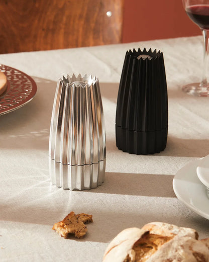 Alessi — Grind WAL03 B | Macinaspezie in alluminio nero — dettaglio