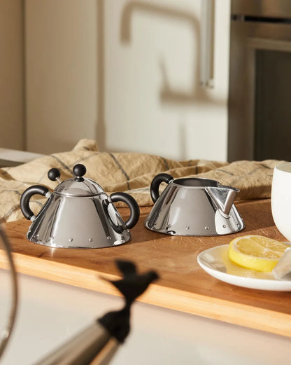 Alessi — 9096 B | Cremiera in acciaio inox e PA nera — dettaglio