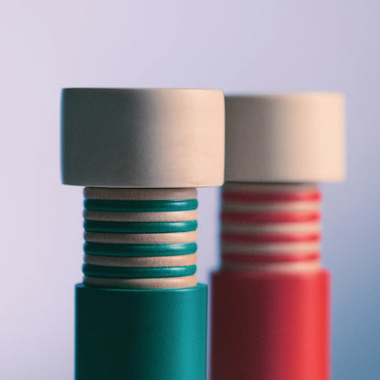 Alessi — MP0215 2 | Macinapepe in legno d'acero Sottsass — vista principale