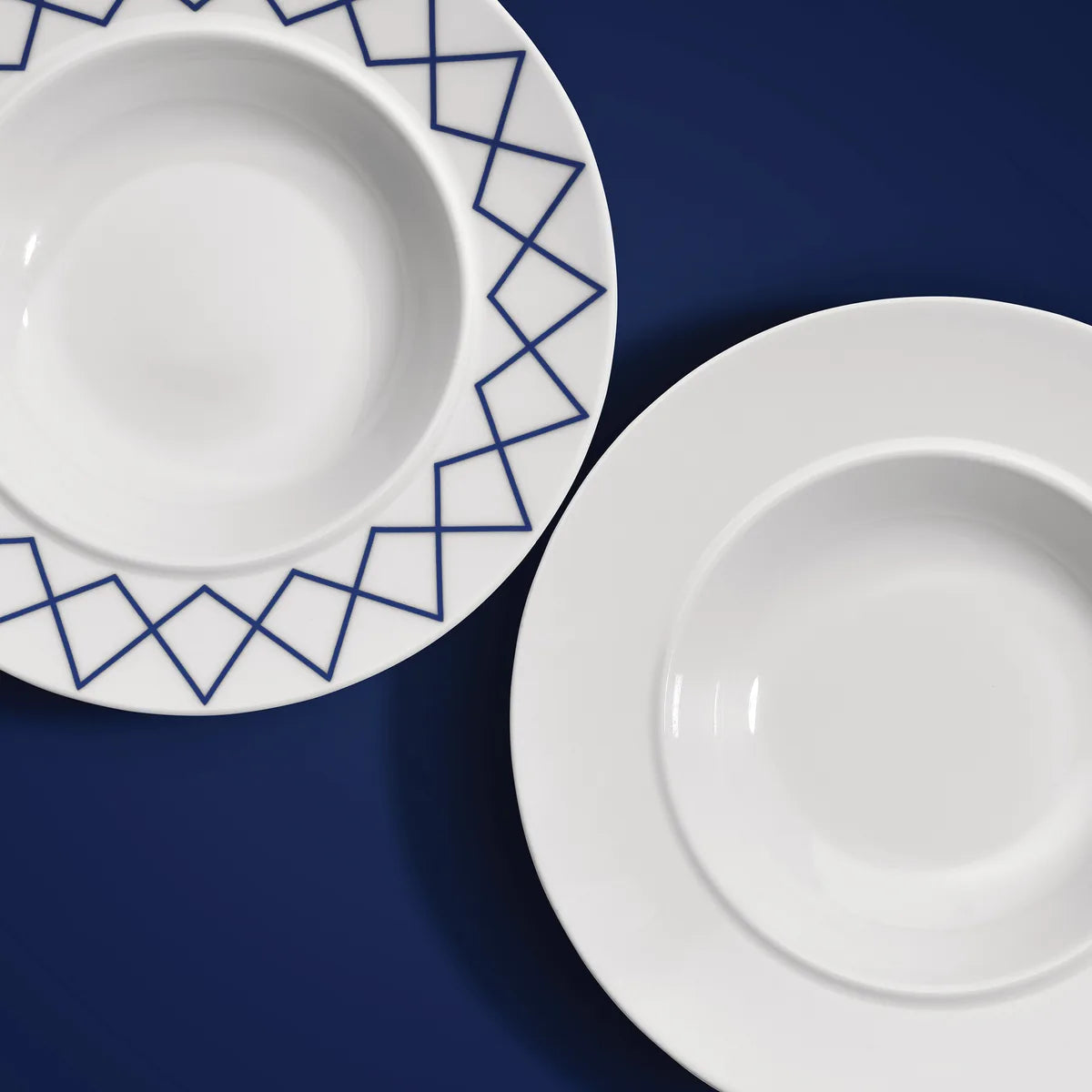 Alessi — La Bella Tavola ES21/2 | Piatto fondo in porcellana — dettaglio