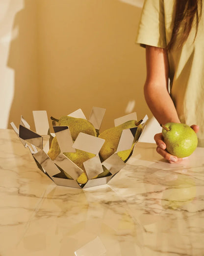 Alessi — MT02 | La Stanza dello Scirocco, Fruttiera Bianca Trimarchi — dettaglio