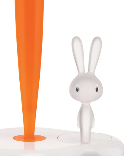 Alessi — Bunny & Carrot ASG42/H W | Portarotolo da cucina Giovannoni — ambientazione