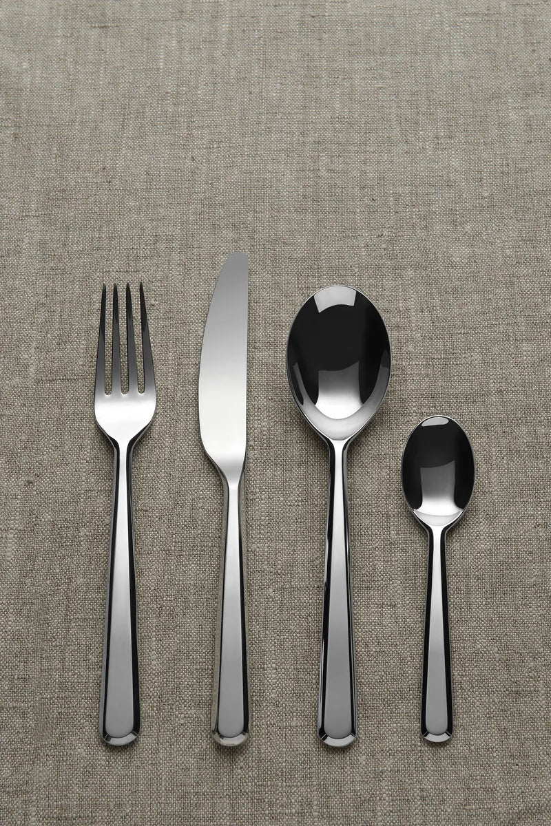 Alessi — Amici BG02/37S4 | Set 4 coltelli da burro in acciaio 18/10 — ambientazione