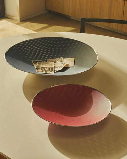 Alessi — Cohncave SC01/49 | Centrotavola traforato blu e avorio — vista principale