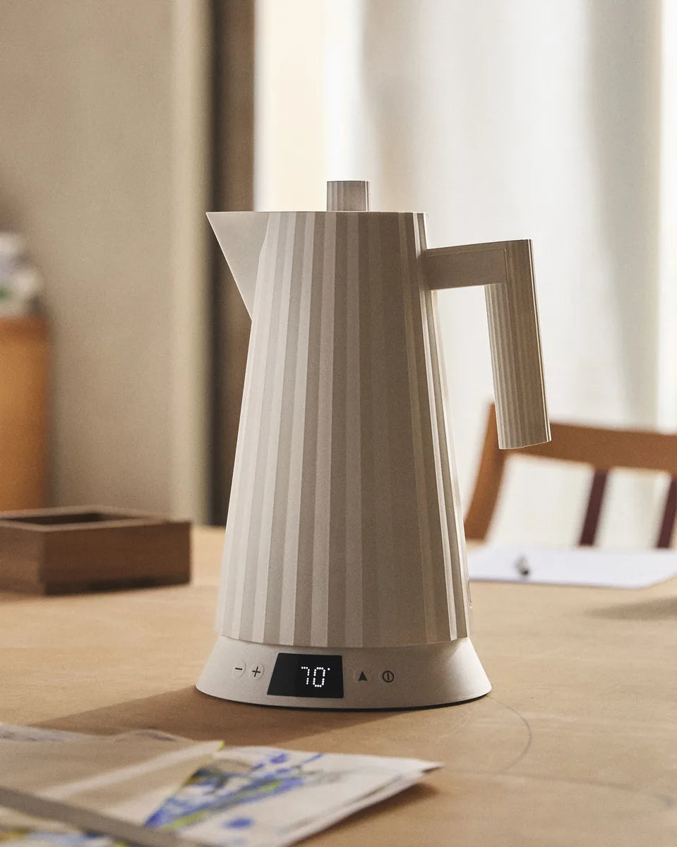 Alessi — Plissé MDL21 W | Bollitore elettrico De Lucchi, bianco