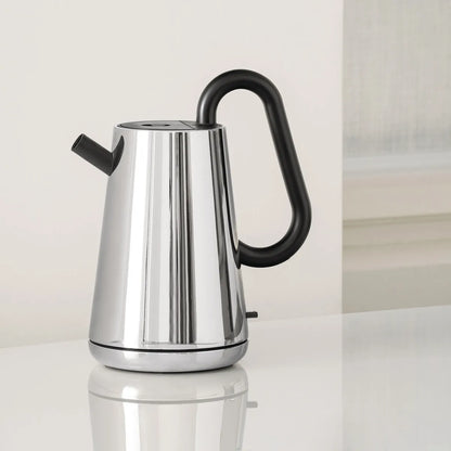 Alessi — Toru NE01 B NE01 B/UK | Bollitore in acciaio inox Nendo — ambientazione