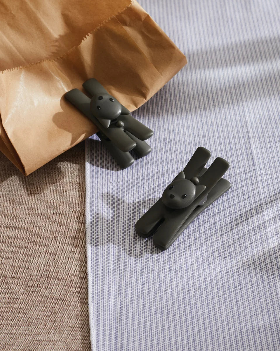 Alessi — Lampo MMI32CS B | Mollette in resina per accessori animali — ambientazione
