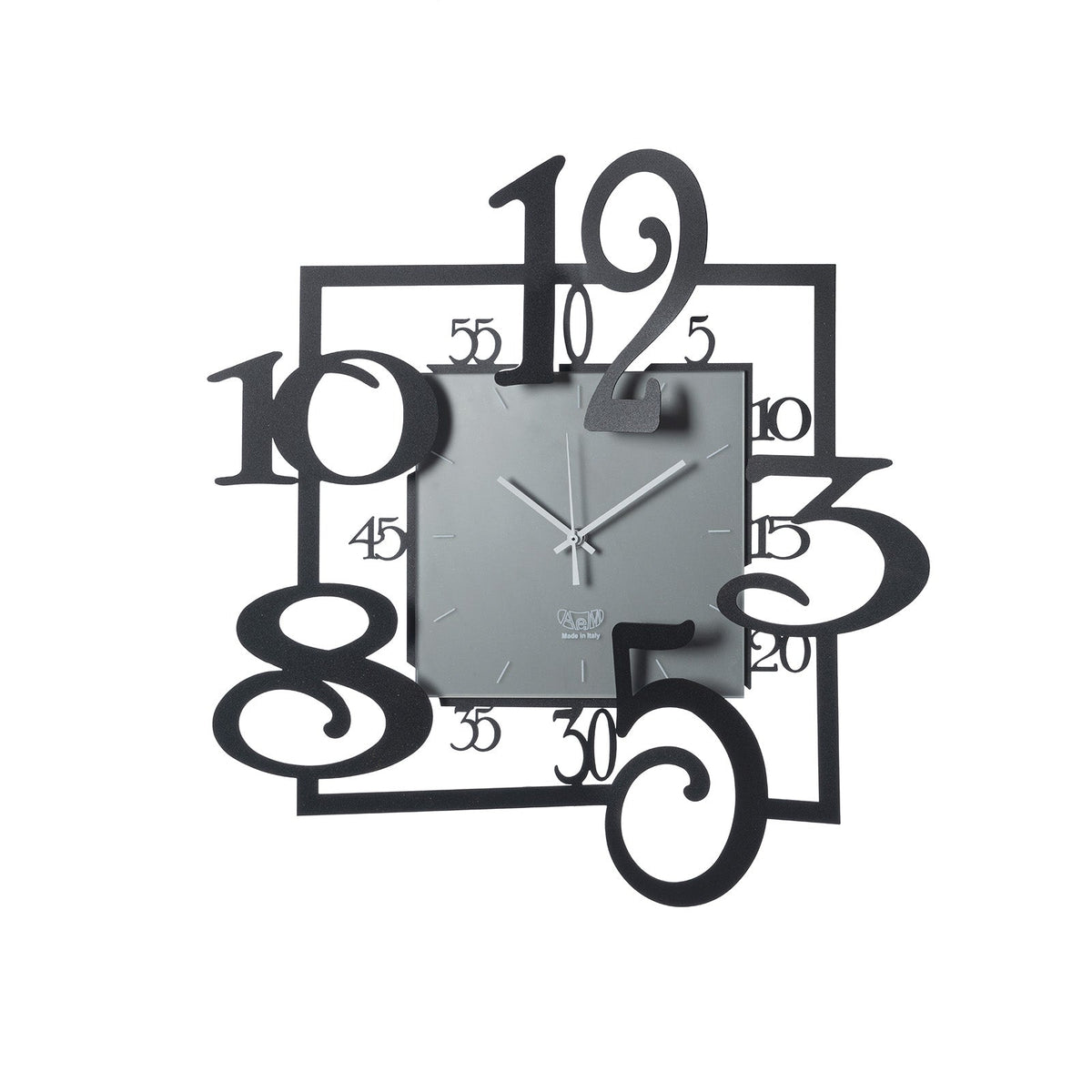 Arti & Mestieri orologio da parete Amos colore nero in ferro lavorato artigianalmente con quadrante in vetro sabbiato
