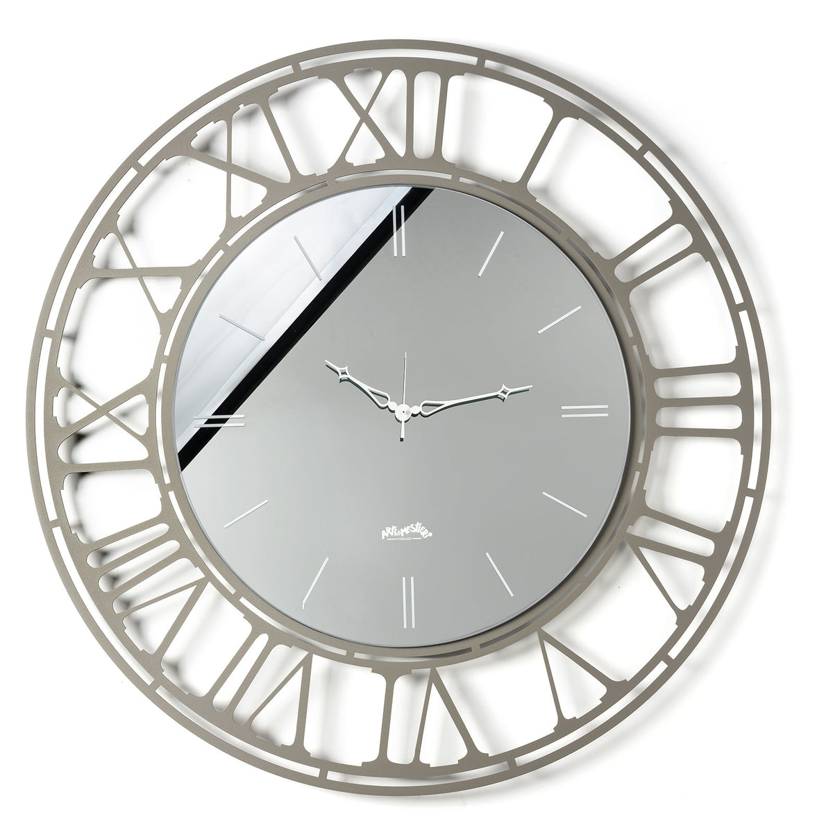 Arti & Mestieri orologio da parete Axis 90 colore fango con quadrante crystal luxe fumé in ferro lavorato artigianalmente