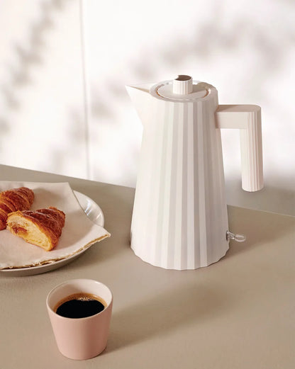 Alessi — Plissé MDL06 MDL06 W/CH | Bollitore elettrico bianco De Lucch — vista principale
