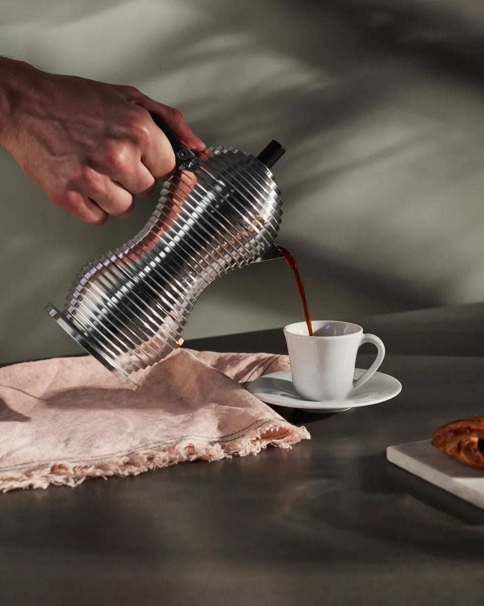 Alessi — Pulcina MDL02/6 MDL02/6BFM | Caffettiera espresso in allumini — vista laterale