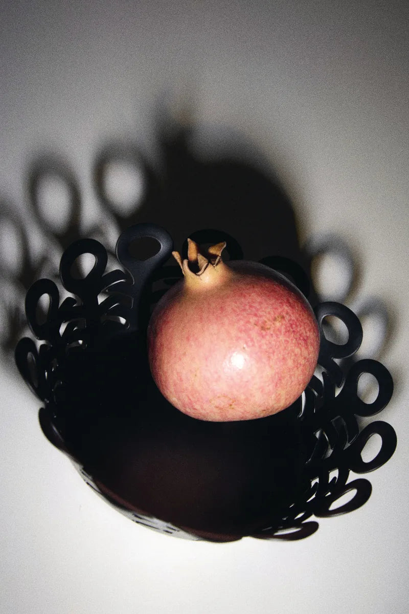 Alessi — Vimini BM21/21 B | Cestino traforato in acciaio nero