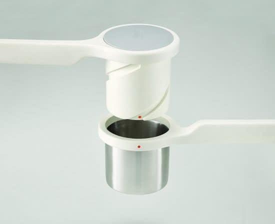 Joseph Joseph schiacciaspatate acciaio inox nylon design torsione