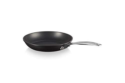 Le Creuset padella bassa antiaderente alluminio con impugnatura rivettata