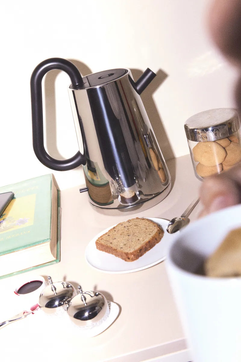 Alessi — Toru NE01 NE01 B/USA | Bollitore elettrico Nendo in acciaio i