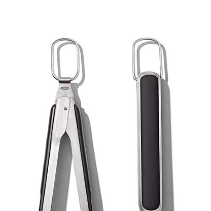 OXO Pinze Good Grips in acciaio inox con estremità frastagliate e apribottiglie integrato