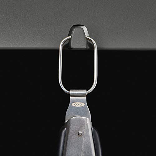 OXO Pinze Good Grips in acciaio inox con estremità frastagliate e apribottiglie integrato