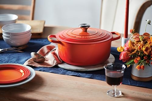 Le Creuset Cocotte rotonda Evolution in ghisa colore rosso - Stilmobili