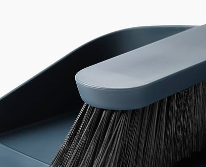 Joseph Joseph paletta scopino supporto a parete Dust-shield con setole morbide e bordo a gradini