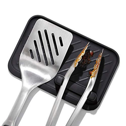 OXO Pinze Good Grips in acciaio inox con estremità frastagliate e apribottiglie integrato