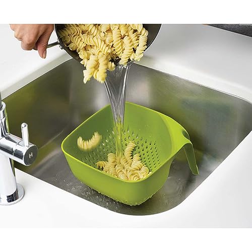 Joseph Joseph Colapasta quadrato medio in plastica bianca con impugnatura ergonomica verticale