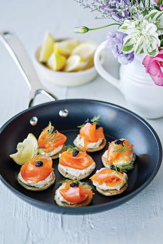 Le Creuset padella bassa antiaderente alluminio con impugnatura rivettata