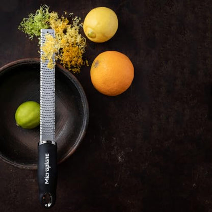 Microplane Zester grattugia acciaio inossidabile con manico ergonomico e cover protettiva