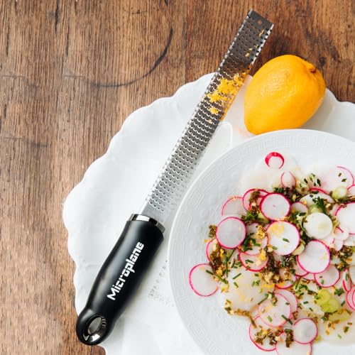 Microplane Zester grattugia acciaio inossidabile con manico ergonomico e cover protettiva
