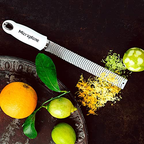 Microplane Zester grattugia acciaio inossidabile con manico ergonomico e cover protettiva