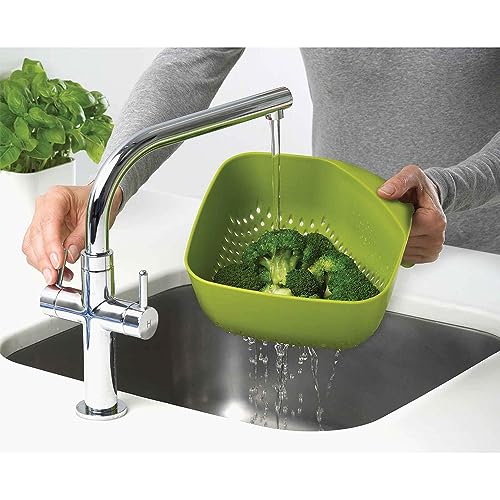Joseph Joseph Colapasta quadrato medio in plastica bianca con impugnatura ergonomica verticale
