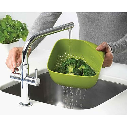 Joseph Joseph Colapasta quadrato medio in plastica bianca con impugnatura ergonomica verticale