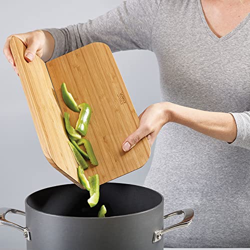 Joseph Joseph Chop2Pot Plus tagliere pieghevole in polipropilene con superficie texturizzata antiscivolo