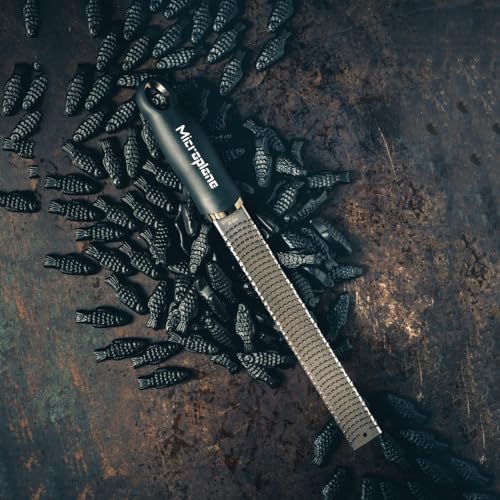 Microplane Zester grattugia acciaio inossidabile con manico ergonomico e cover protettiva