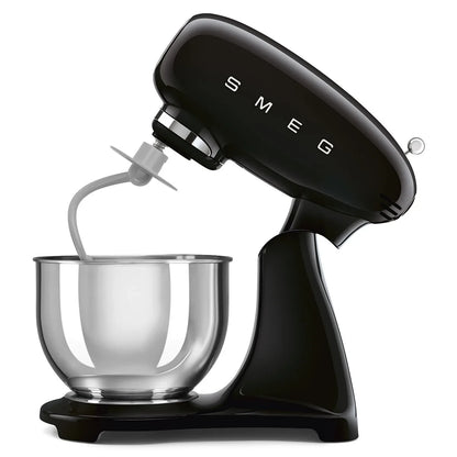 SMF05BLEU__smeg-impastatrice-full-color-50s-style-nero-02