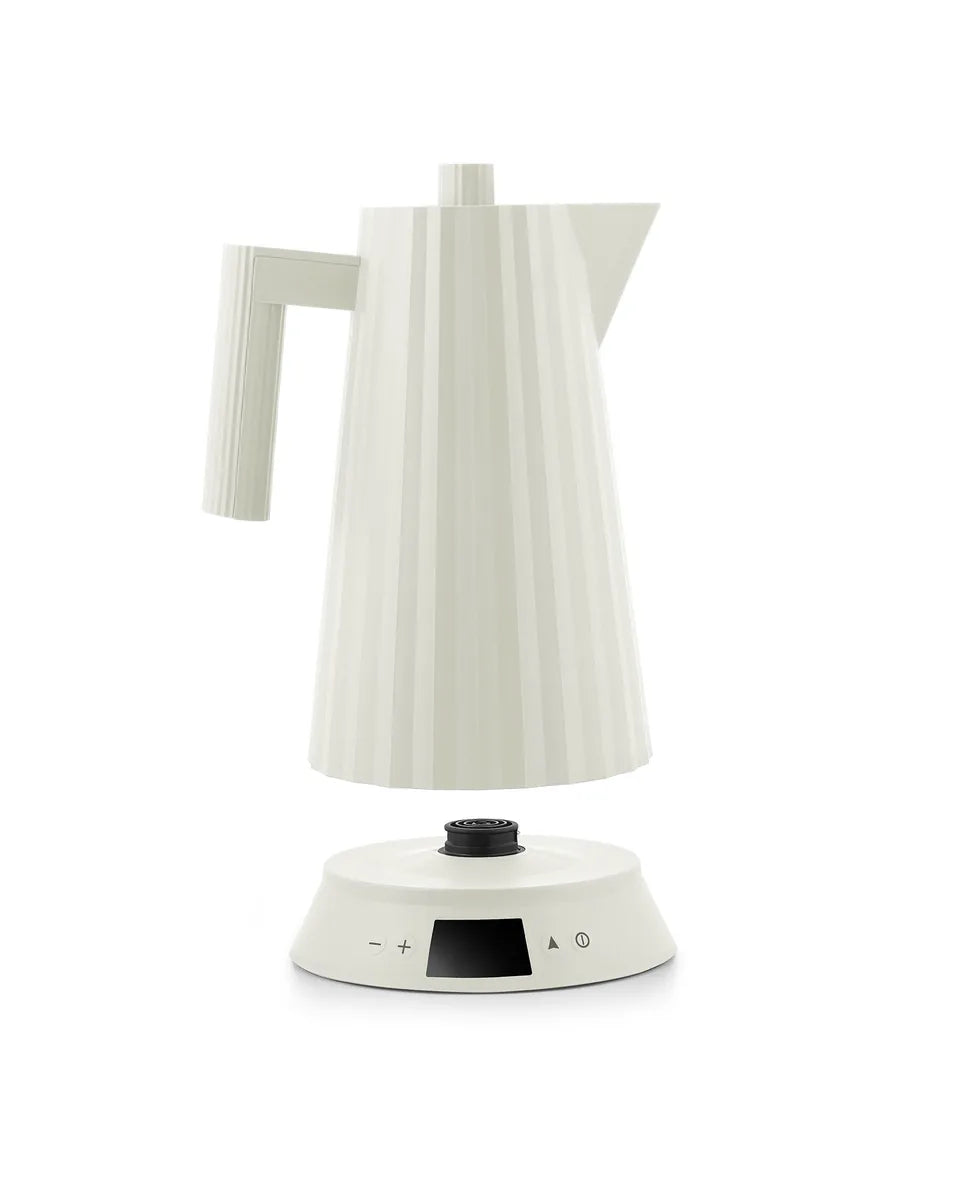 Alessi — Plissé | De Lucchi Design Kettle