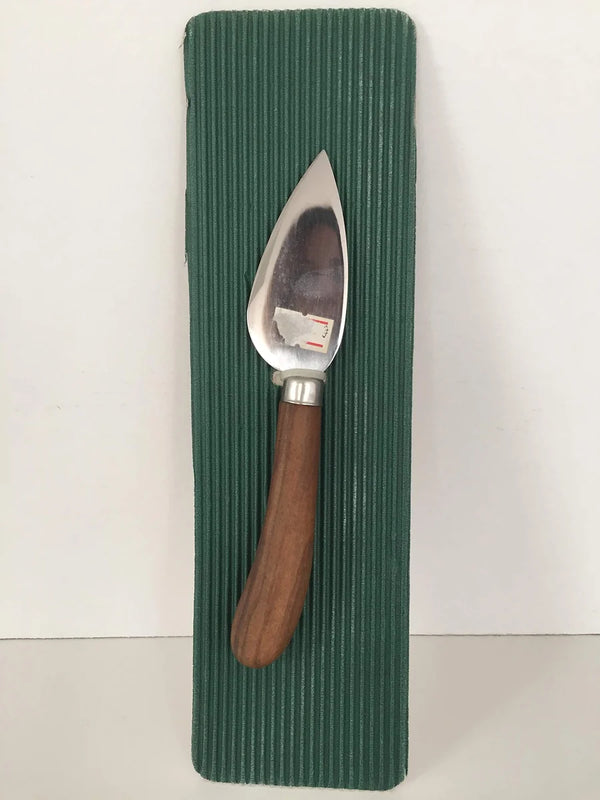 Cutting — Parmigiano | mes met olijfhouten handvat — Cutting