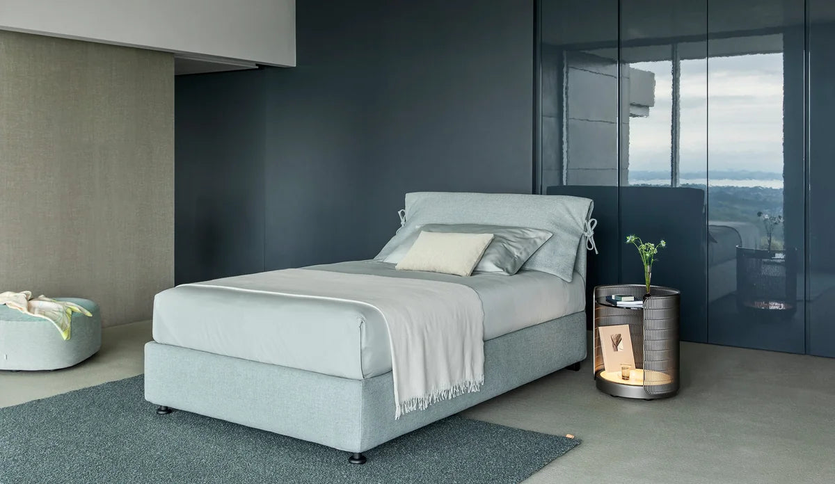 Flou Nathalie Singolo letto tessile imbottito sfoderabile design Vico Magistretti