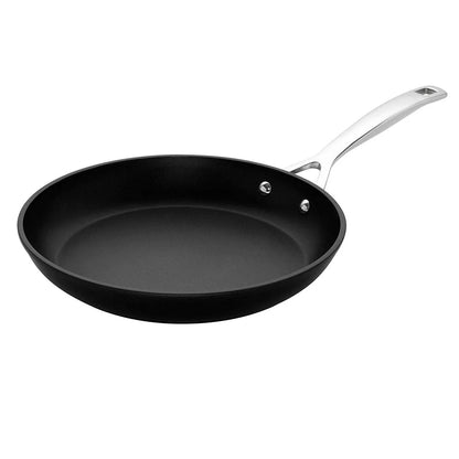 Le Creuset padella bassa antiaderente alluminio con impugnatura rivettata