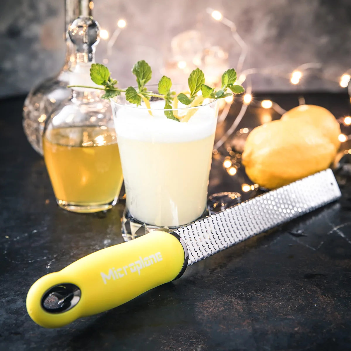 Microplane Zester grattugia in acciaio inossidabile con manico ergonomico e cover protettiva