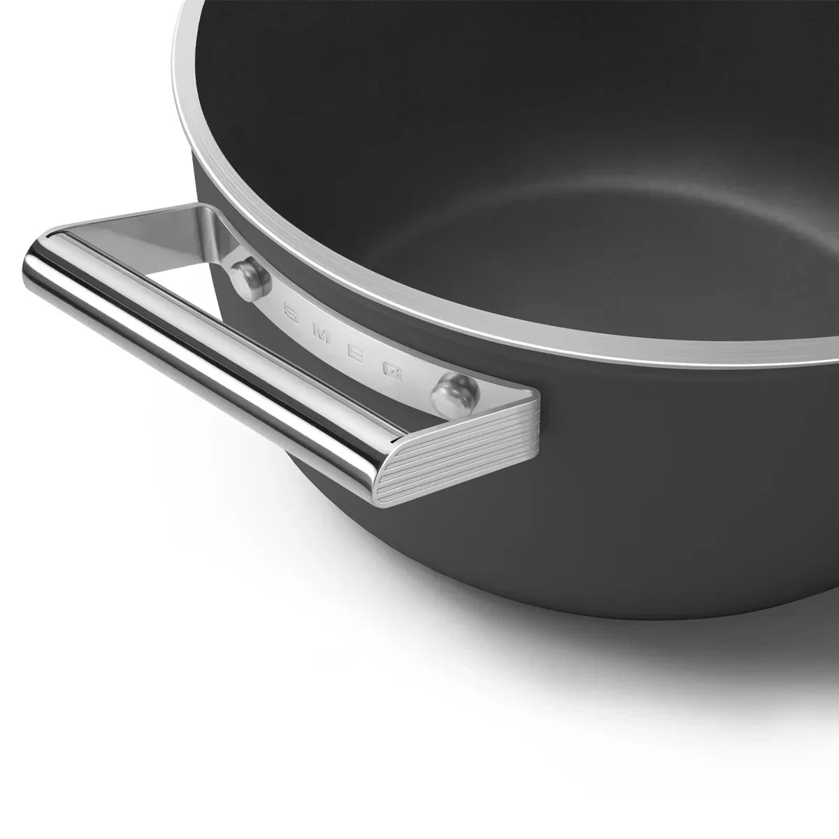 CSF2412BLM__smeg-casseruola-2-manici-24cm-ceramico-nero-opaco-05