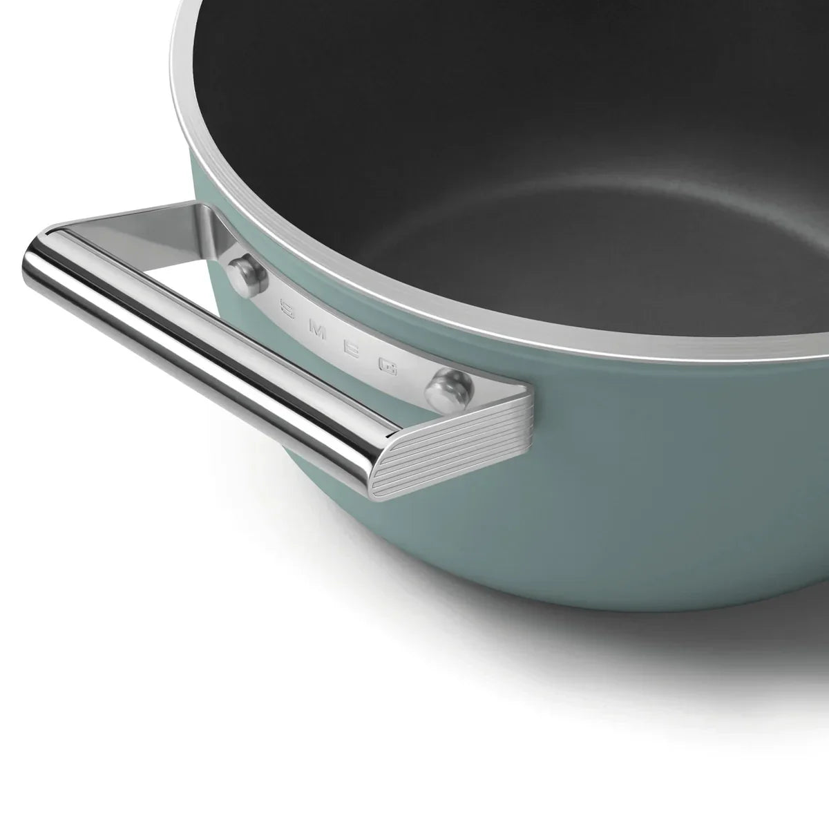 CSF2412EGM__smeg-casseruola-2-manici-24cm-ceramico-verde-smeraldo-opaco-05