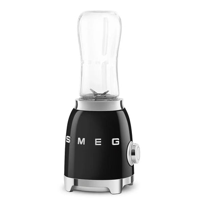 PBF01BLEU__smeg-frullatore-compatto-50s-style-nero-04